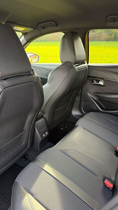 Peugeot 208 GT  !!!