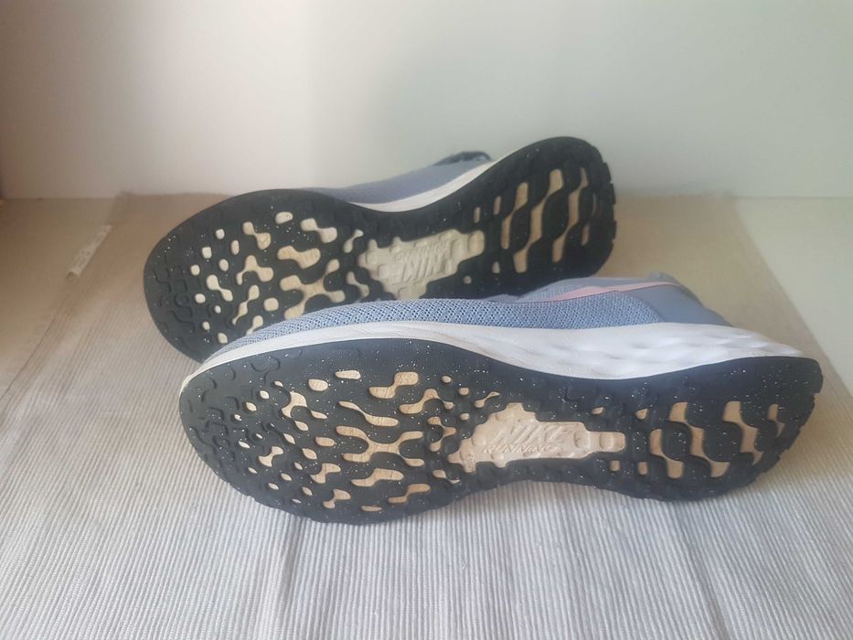 Nike 38 Flyease