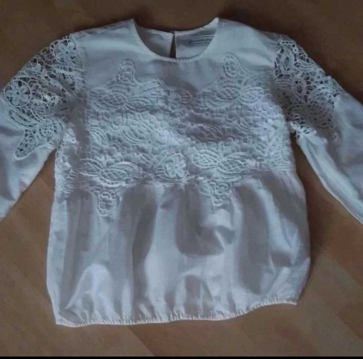 Bluzeczka damska z haftem marki Abercrombie z USA, nowa Xs