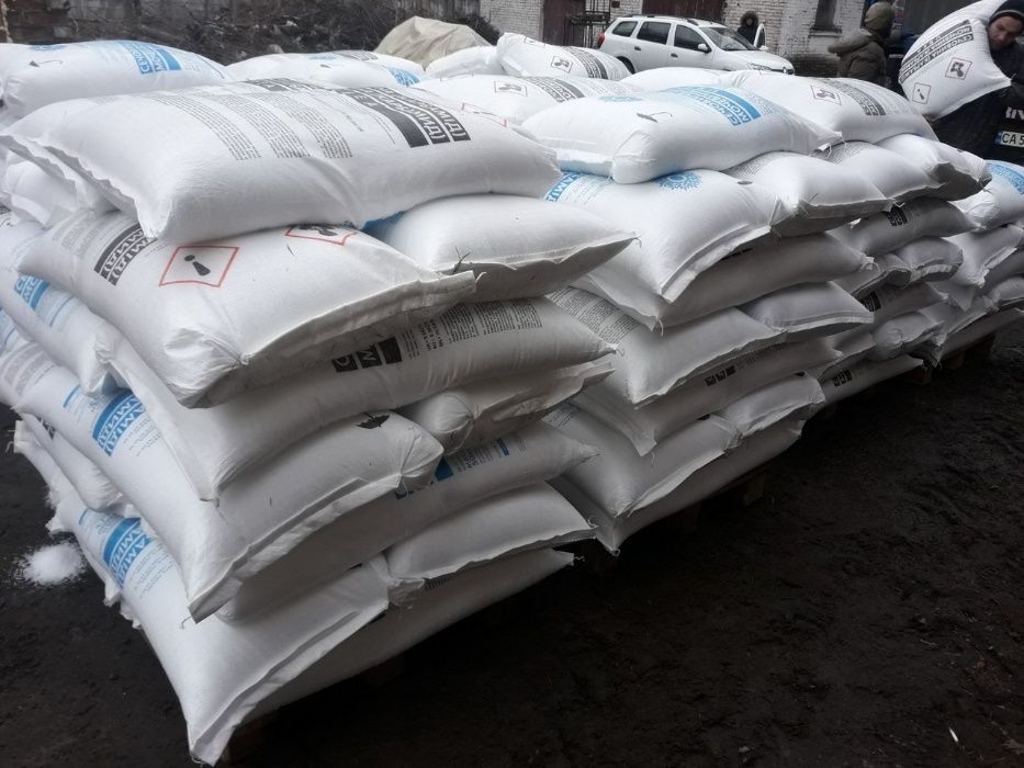 Мінеральні добрива Селітра карбамид нітроамофос