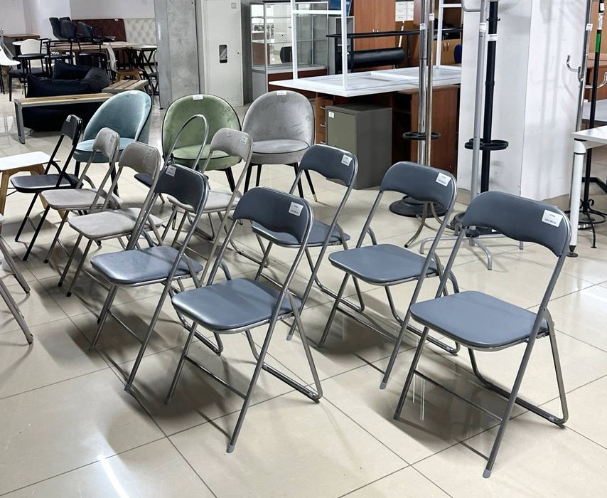 РРЗПРОДАЮ МЕБЛІ, столи тумби комоди стільці крісла стелажі полиці