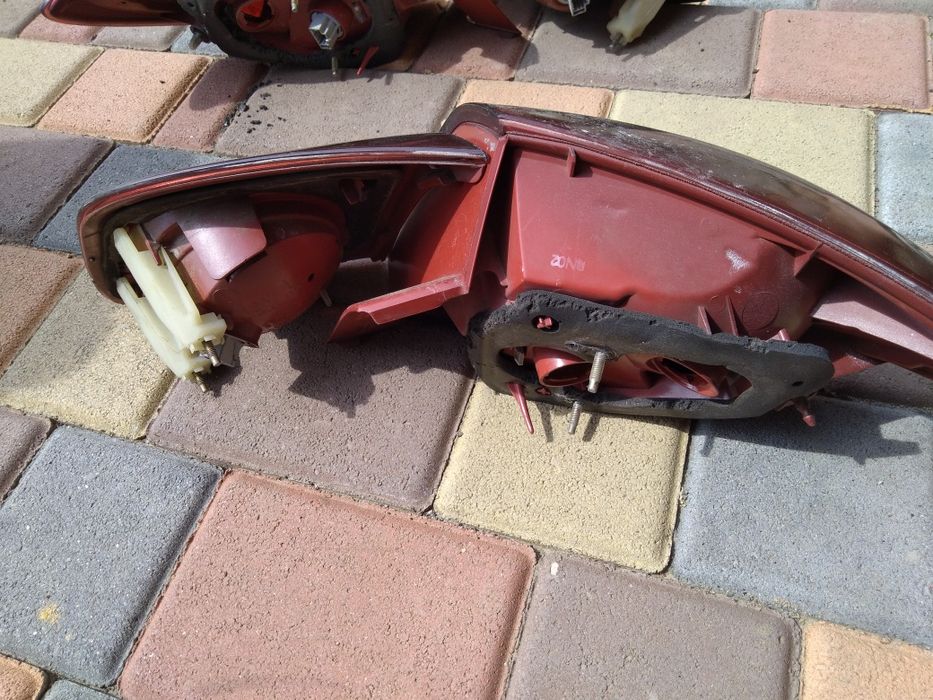 Продам задні стопи Mazda 3 2007-8,9р.хетчбек