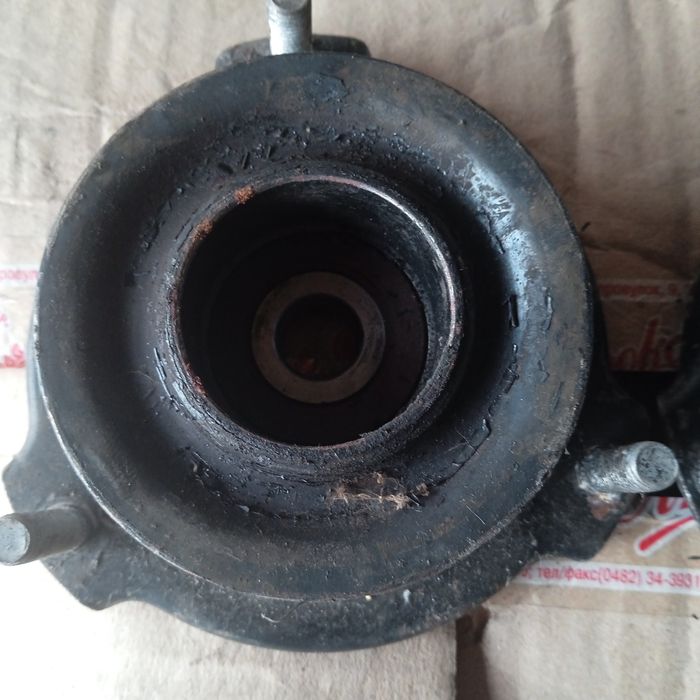 ЗАЗ 1103 Славута, підставки під стійки (пружини) амортизаторів