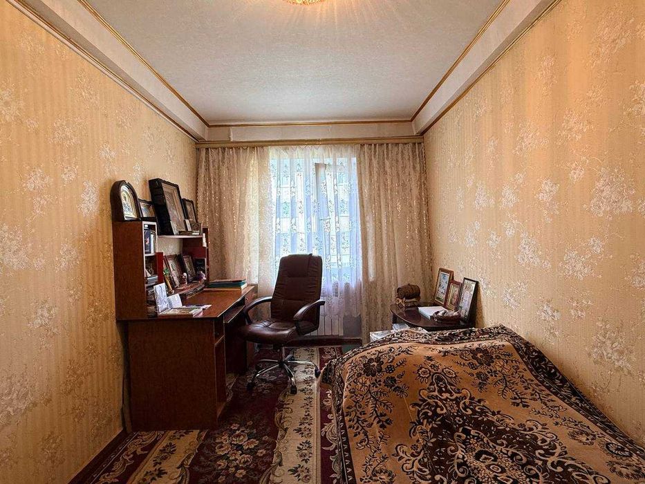 Apartment in Kam’yanske - More