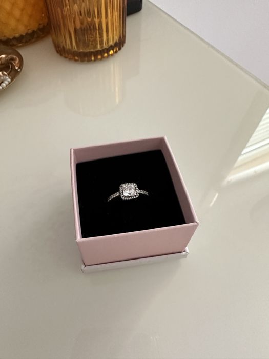 Anel solitário Pandora