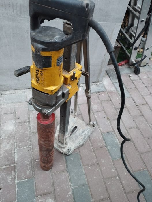 Szlifowanie wylewki betonu Usuwanie subitu frezowanie kleju z posadzki