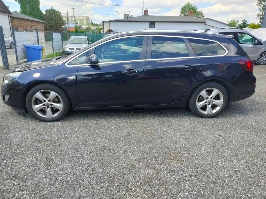 OPEL ASTRA J (uszkodzona dwu masa)