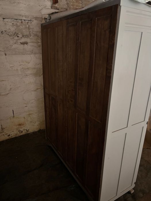 Roupeiro com espelho