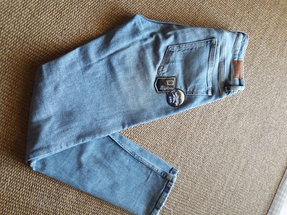 Jeans Zara | bordô e azul petróleo  Pepe Jeans