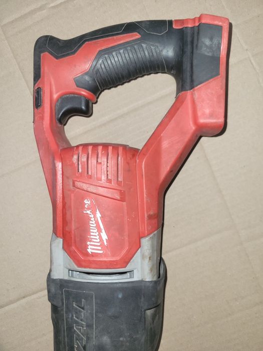 Акумуляторна сабельна шабельна пила Milwaukee M18 BSX-0 (2621-20)