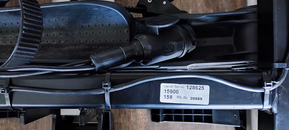 Uebler i21 / bagażnik na hak do przewożenia rowerów / 2x ele / używany