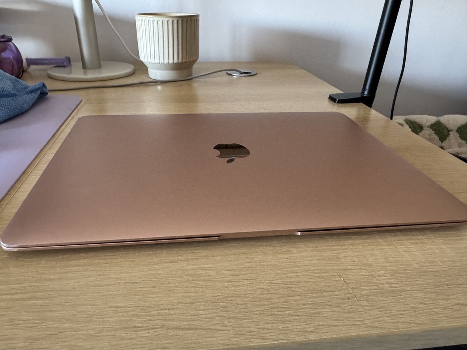MacBook Air 13” — Apple M1 | 8GB RAM | 512GB | Rose Gold