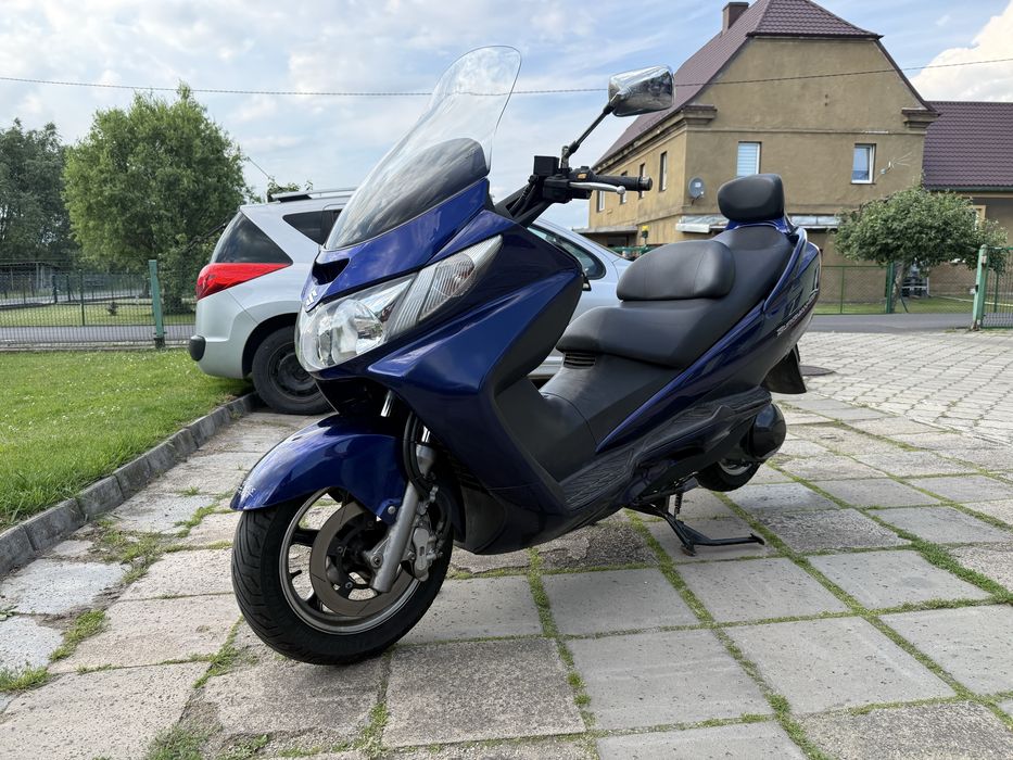 Suzuki Burgman 400cm3