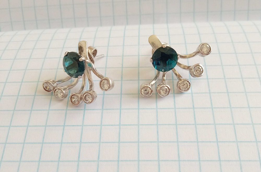 Сережки серьги гвоздики з синіми каменями, срібло 925 проба, вага 4,25