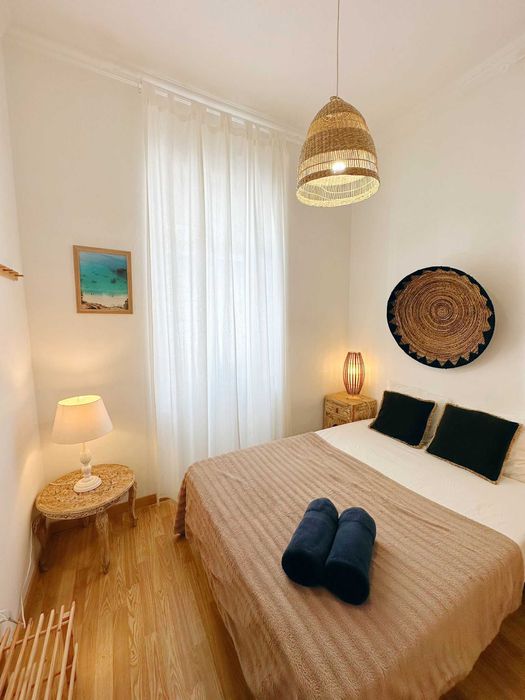 Suite Costa da Caparica solteiro ou casal sem caução entrada imediata