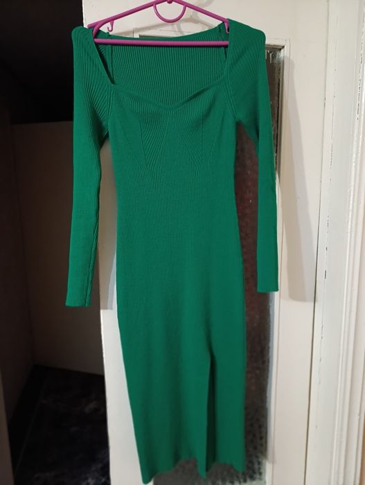 Сукня в рубчик зелена