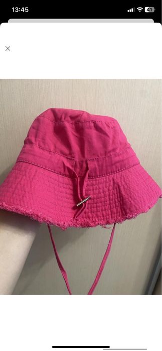 Новенькі панами малинового кольору