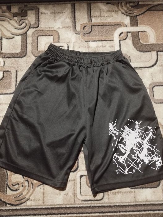 Фетболка та шорти розмір L