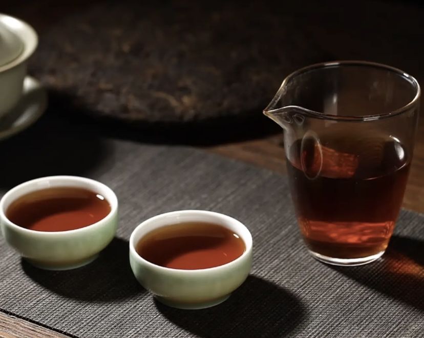 Чай Шу Пуэр Юньнань Ци Цзи Бин Ча 2007 г.  357 г  Менхай