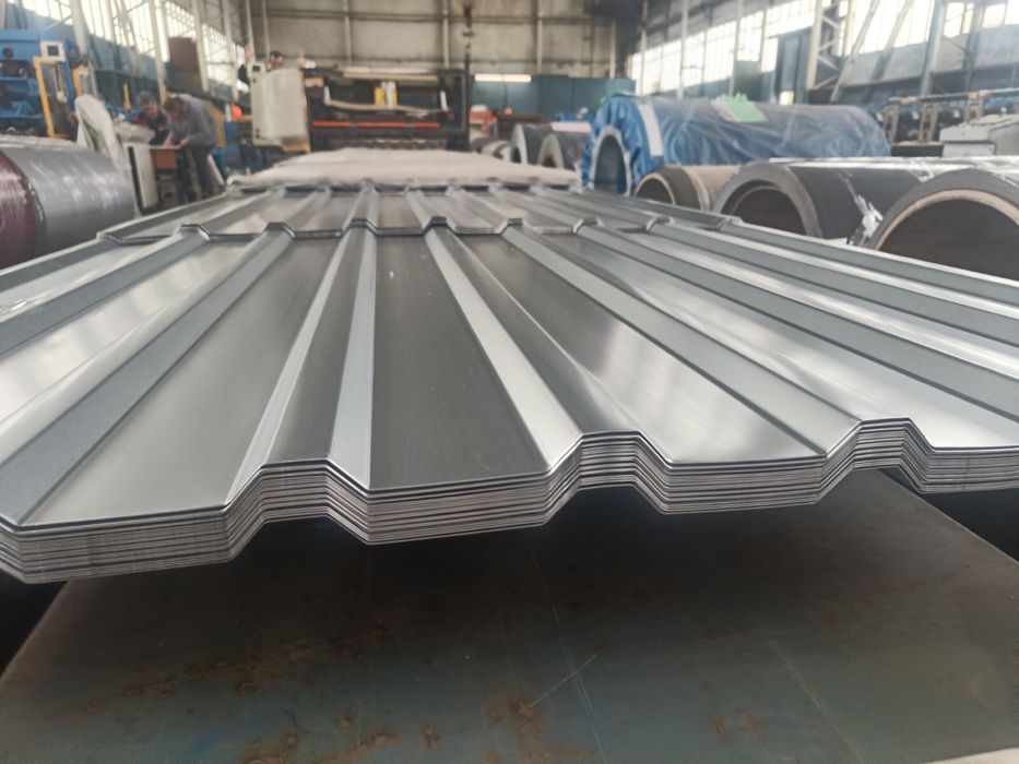 Бляха на паркан кришу металоштахет обширний асортимент