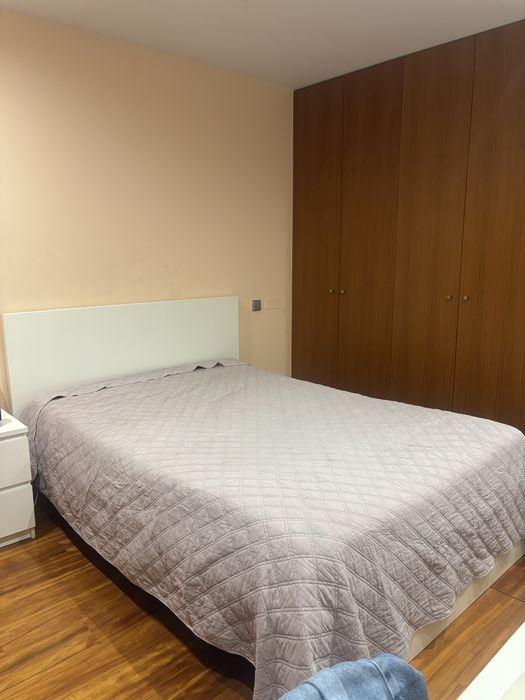 Cama de casal com estrado