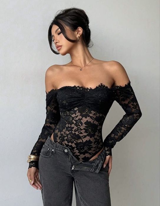 czarne koronkowe body