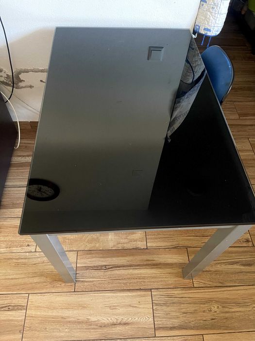 Mesa de vidro preta extensível