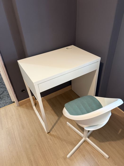 Secretaria ikea + cadeira