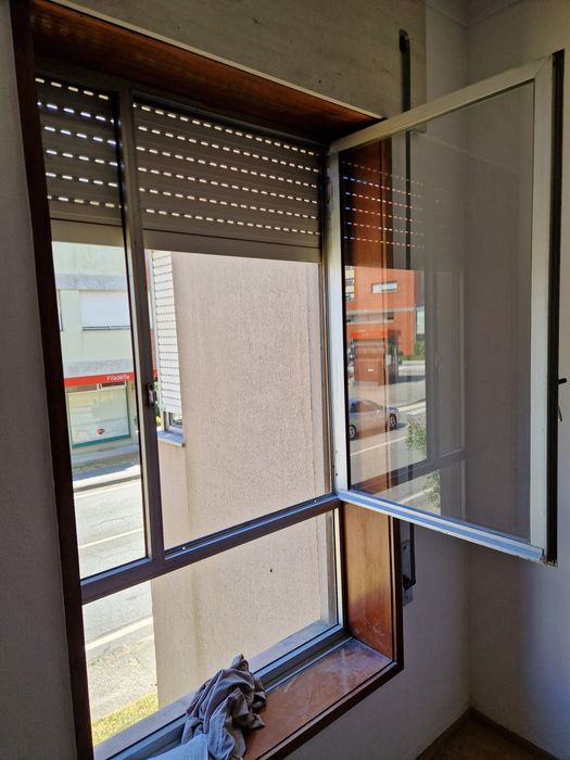 4 Janelas de aluminio para reciclar levantar em obra Viana do Castelo