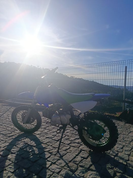 Pit bike com muita força