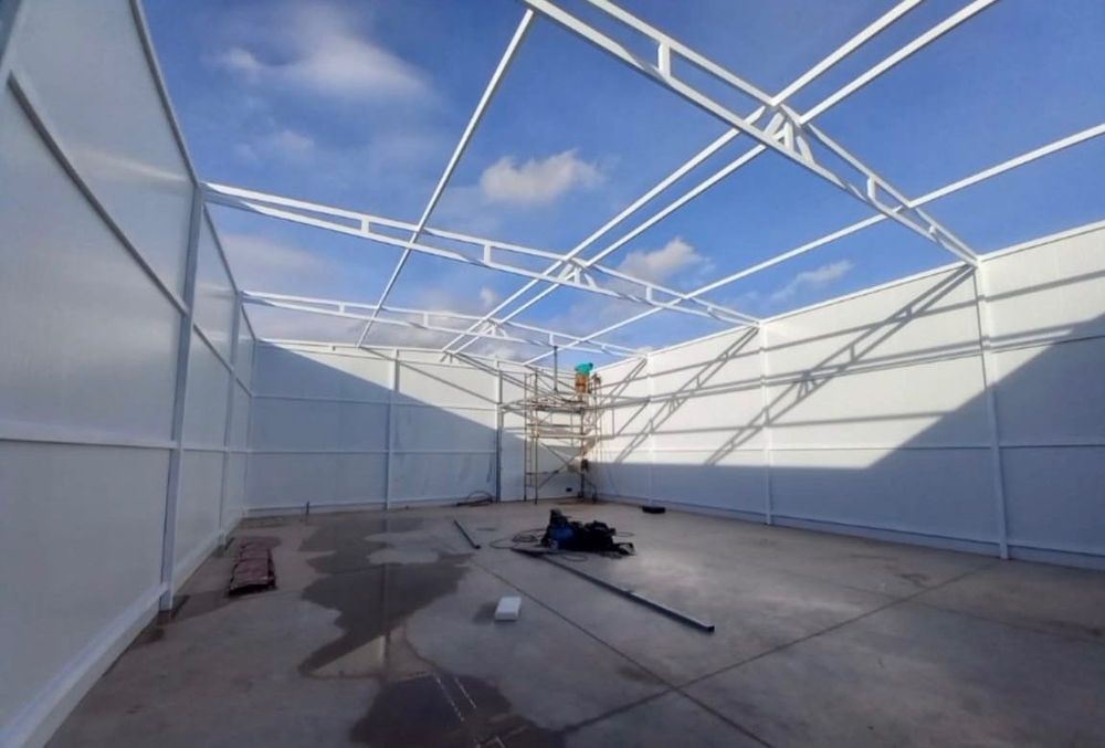 Montagem de telhas térmicas