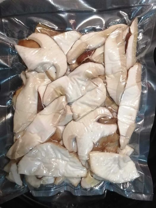 Cogumelos silvestres (boletos) prontos a cozinhar