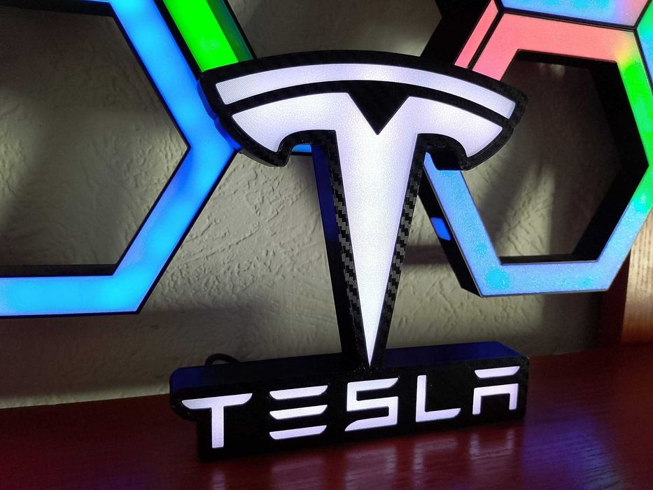 Podświetlany led napis TESLA | Dekoracja 3D | Lampka na biurko
