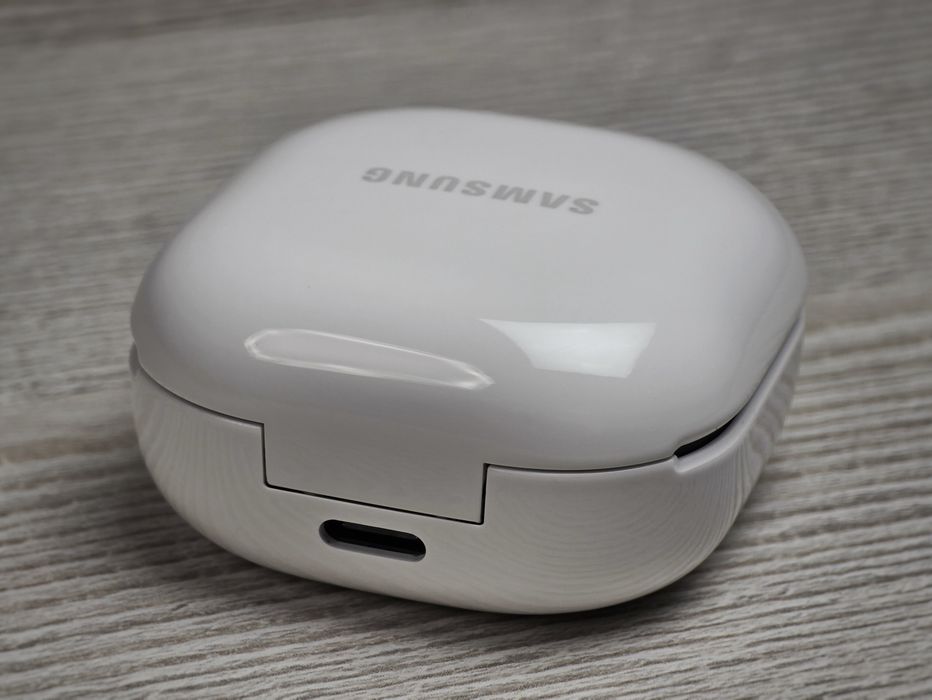 Зарядний кейс для навушників Samsung Galaxy Buds FE Graphite (SM-R400)