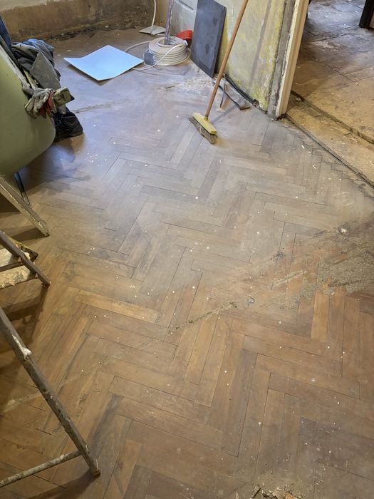 Oddam parkiet za darmo