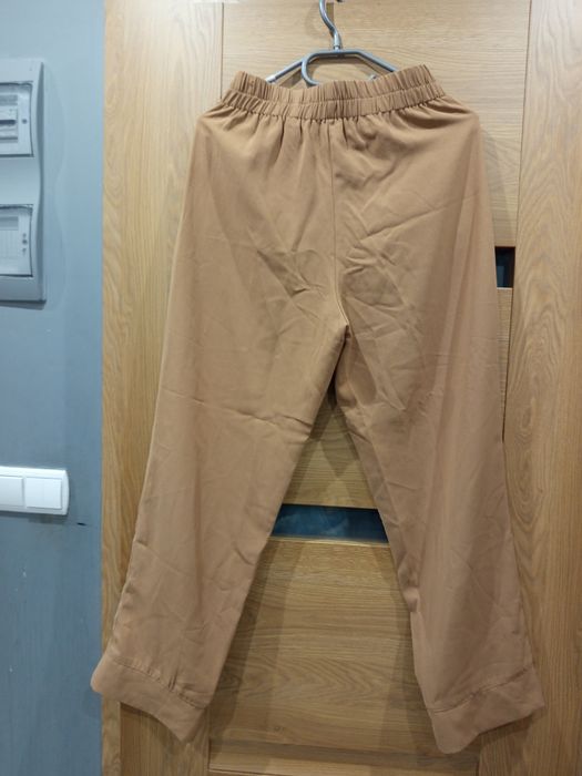 Piękny karmelowy garnitur damski rozmiar S/XL Minouu