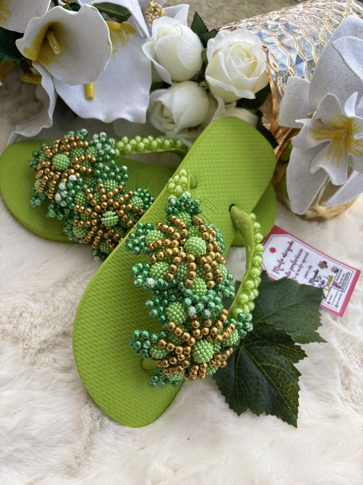 Chinelos havaianas decoradas