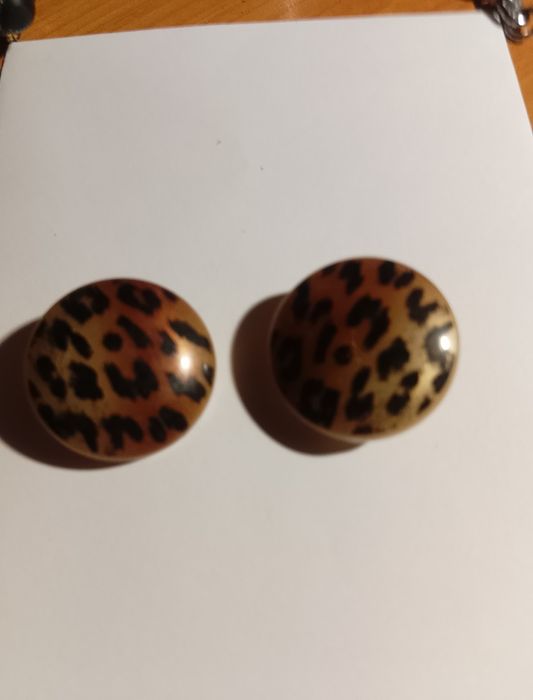 Brincos vários ao mesmo preço