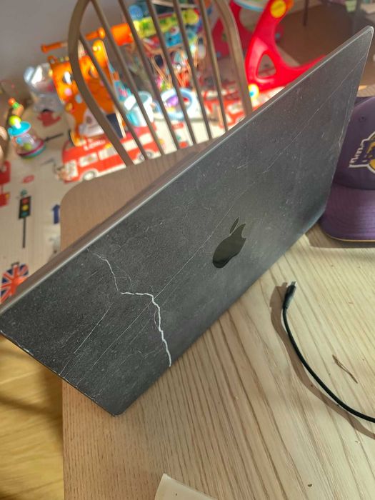 MacBook Pro 16" 2021 M1 Pro 32GB RAM 2TB SSD