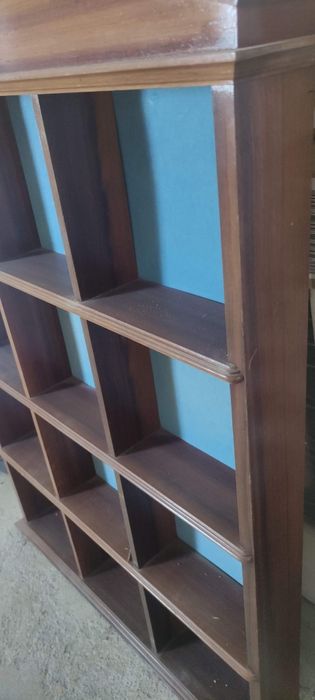 Expositor em madeira