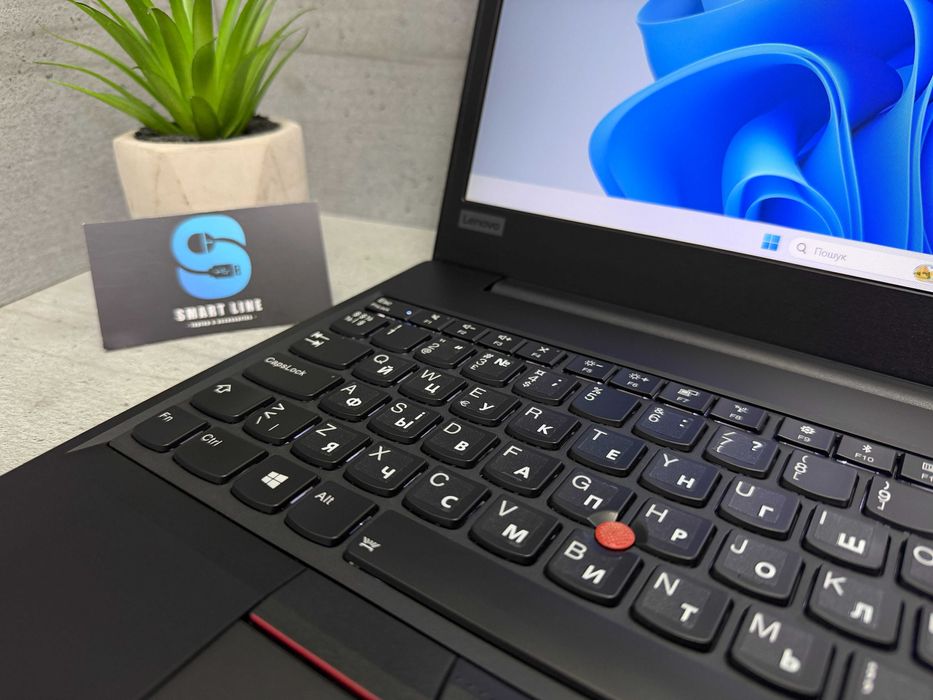I7-8565u/Стильний ноутбук Lenovo E590/8gb ddr4/Radeon/15.6"
