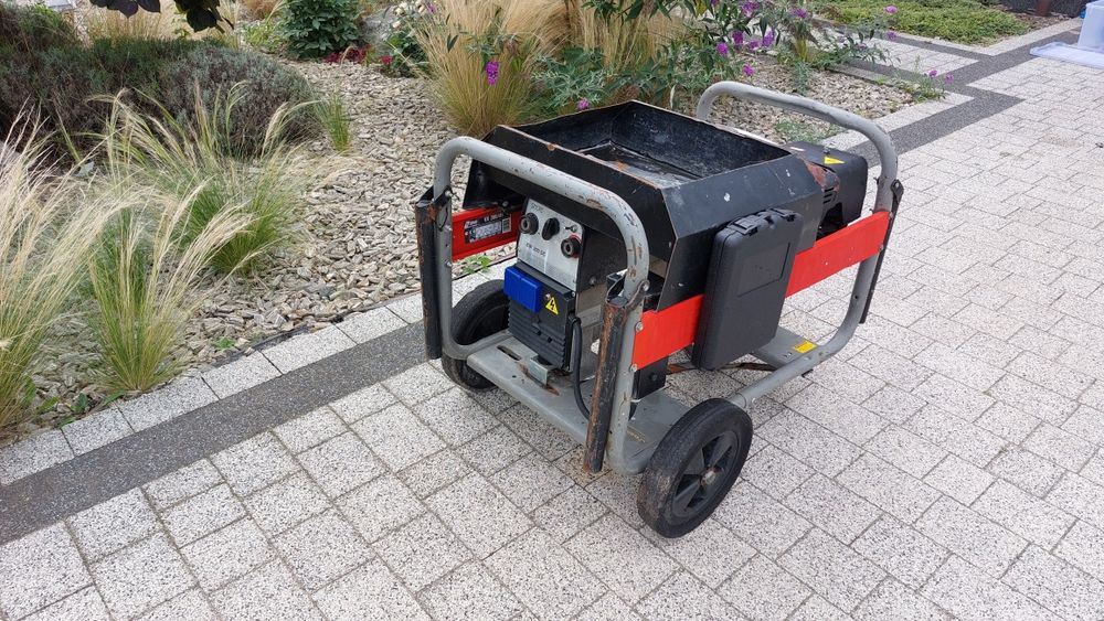 Agregat prądotwórczy SDMO VX 200/4 H spawalniczy silnik Honda GX 390