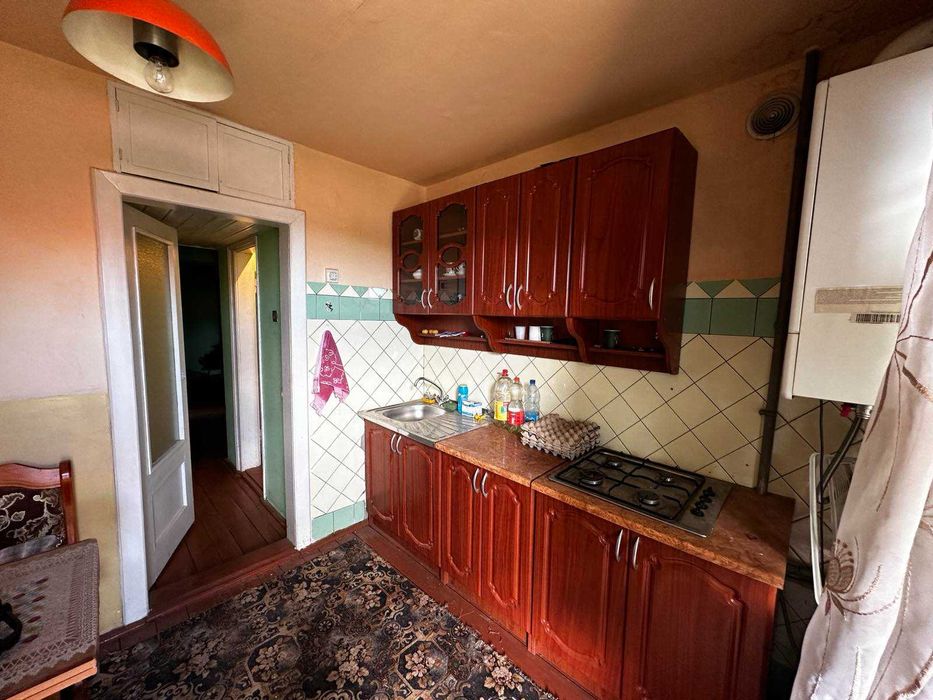 Продається 2 кімнатна квартира в м. Тячів