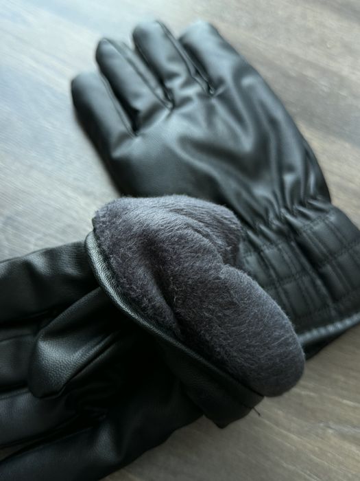 Чоловічі теплі зимові рукавиці на хутрі чорні шкіряні теплі рукавиці