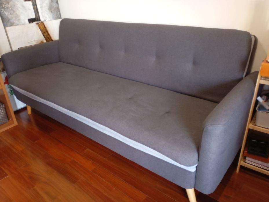 Sofá-Cama, como novo, praticamente não foi usado.