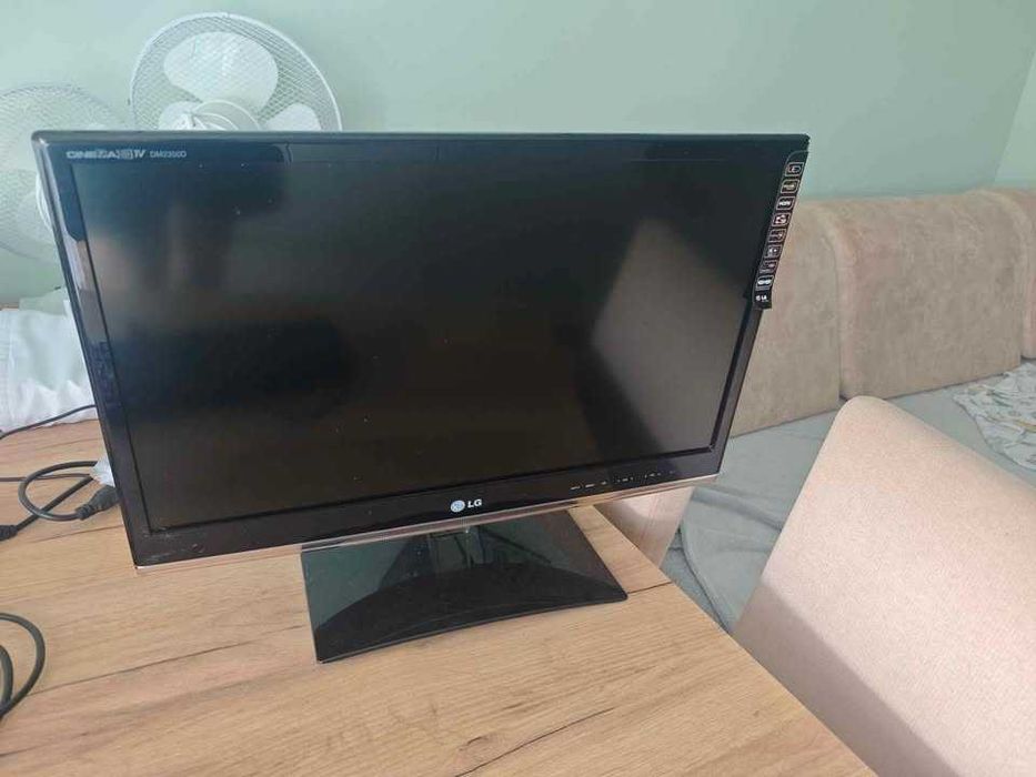 Monitor LG LED 23" 3D, okulary 3D, pilot