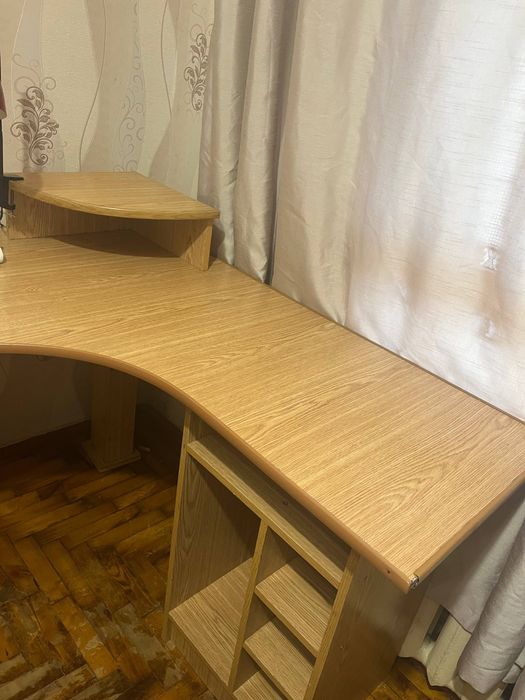 Компютерний стіл