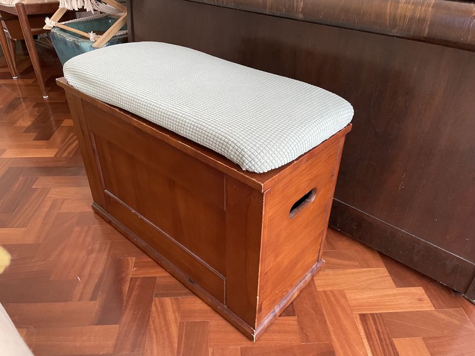 Banco de piano com arrumação usado