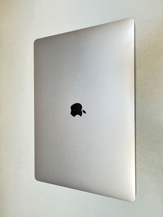 MacBook Pro 16" (2019) Core i9, 16gb RAM, 1tb SSD, AMD 5500M 4gb