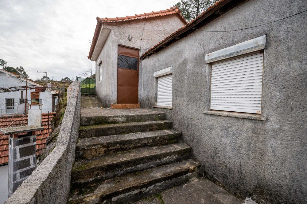 2 Casas de Aldeia c/ Logradouro | Potencial Turismo Rural ou Habitação
